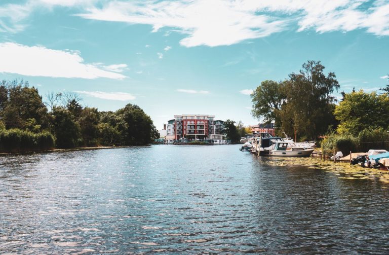 Die Havel in Brandenburg an der Havel an einem Sommertag